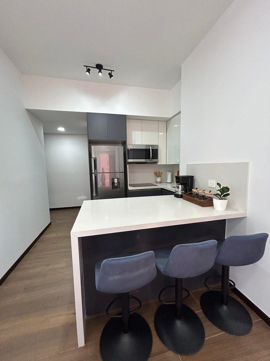 Apartamento en renta en zona 10, foto 1 de 13
