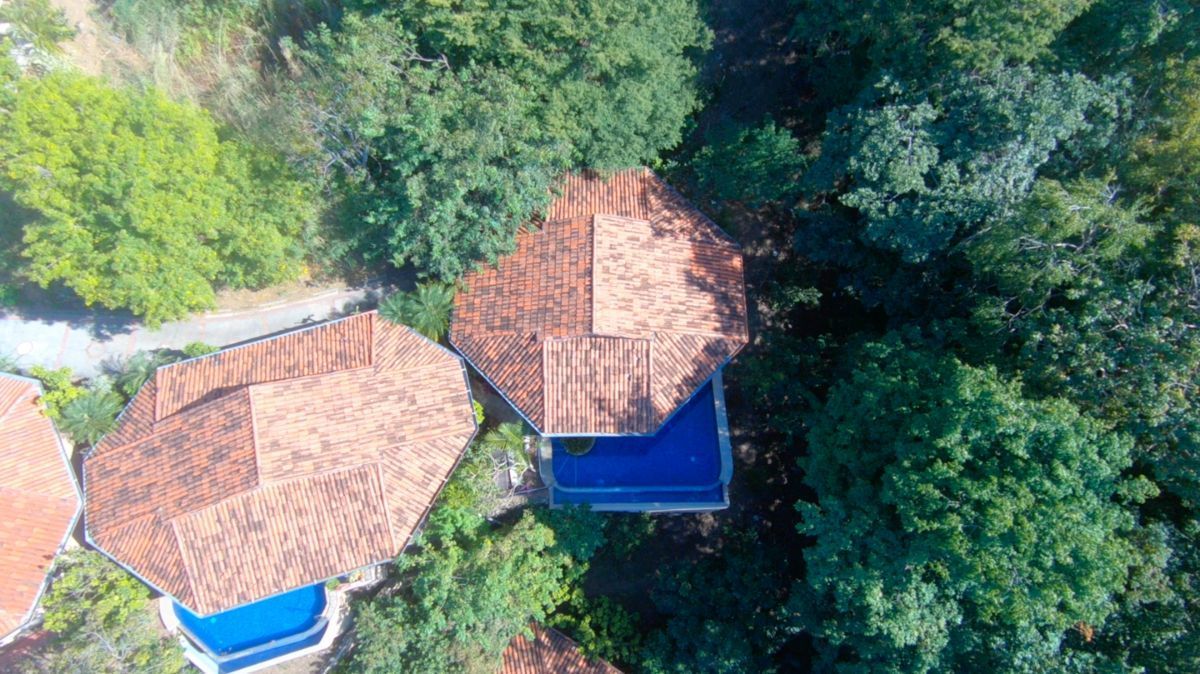 27 de 27: Aerial view of the house