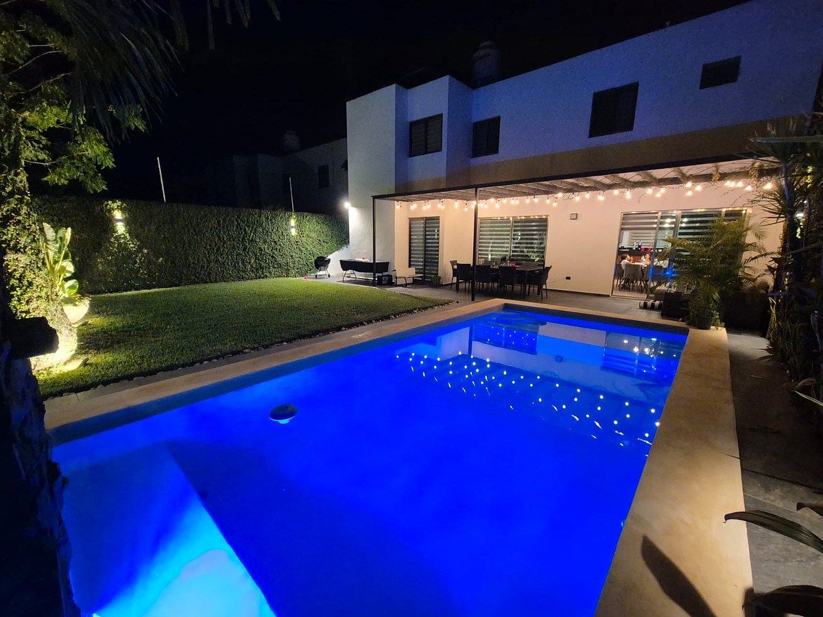 1 de 29: ALBERCA CON ILUMINACIÓN