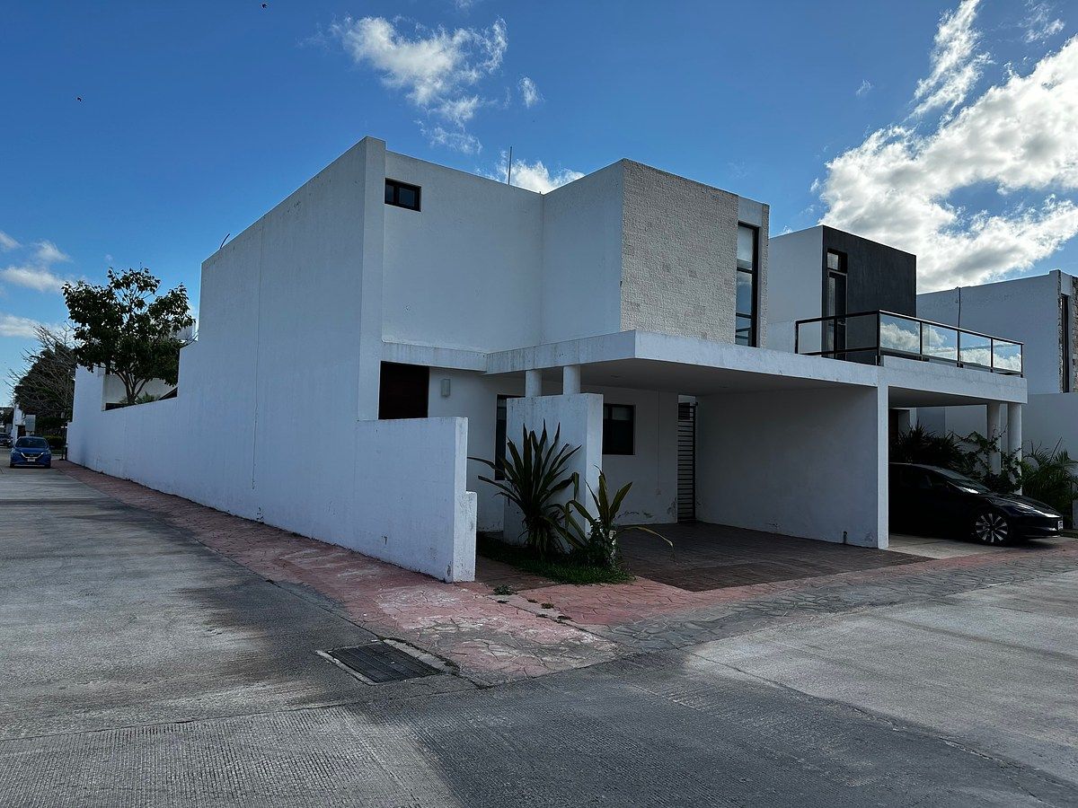 1 de 25: Fachada con orientacion norte sur