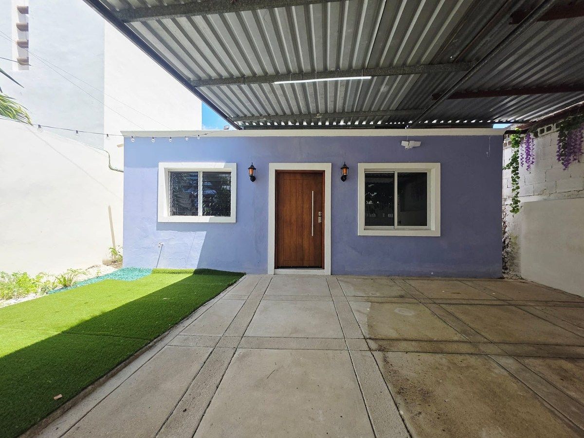 HOUSE FOR SALE IN MERIDA; YUCATAN – WITH POOL AND SPACIOUS AREAS - foto 1