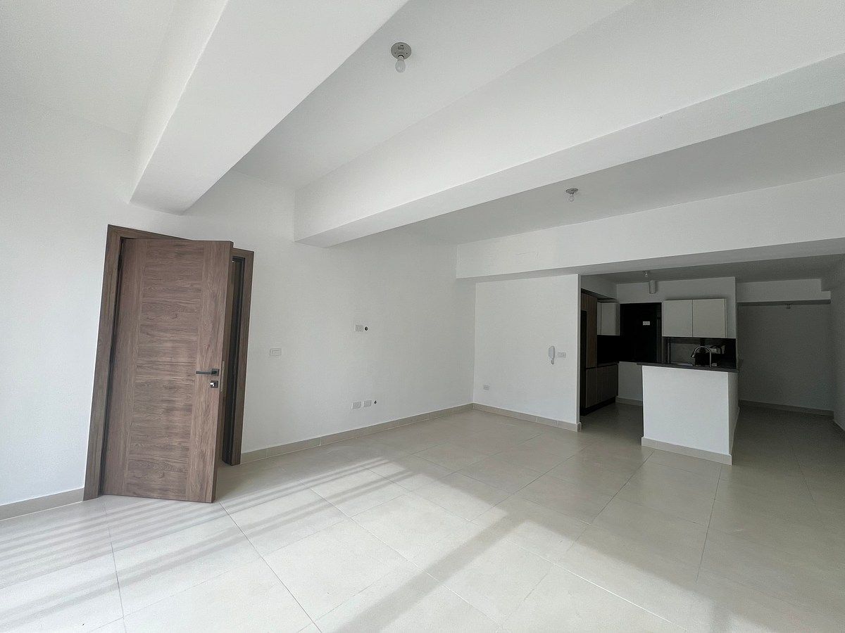 Se alquila apartamento de 2 habitaciones en Viejo Arroyo Hondo, foto 1 de 11