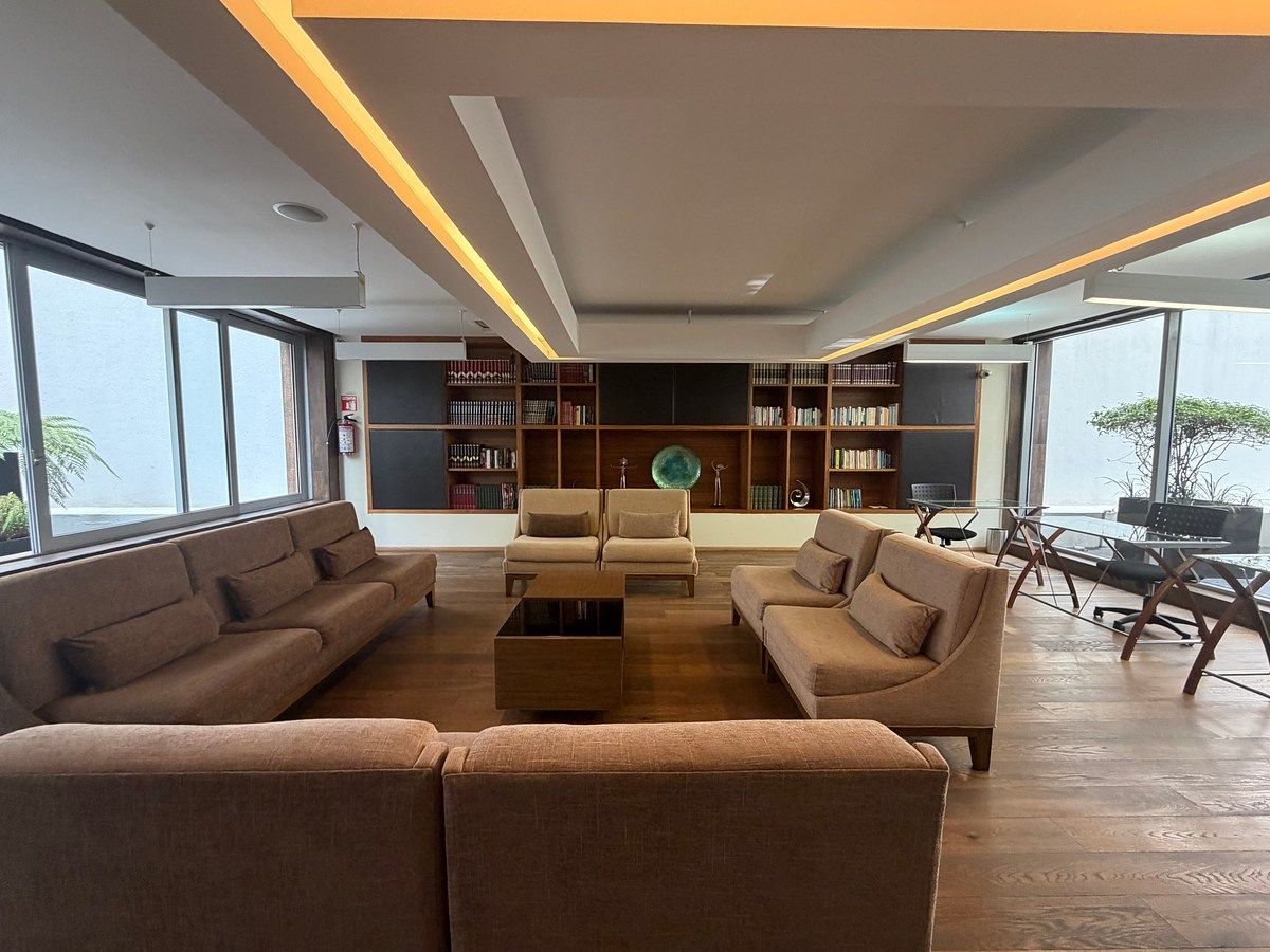 16 de 17: Bussines center