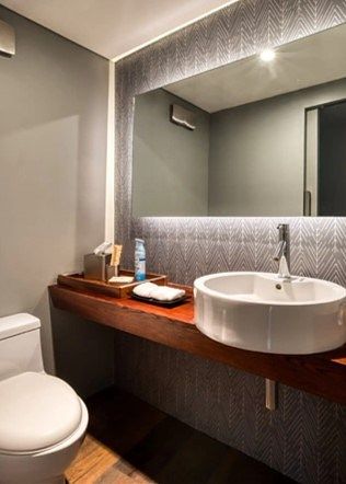 8 de 43: Medio baño para visitas