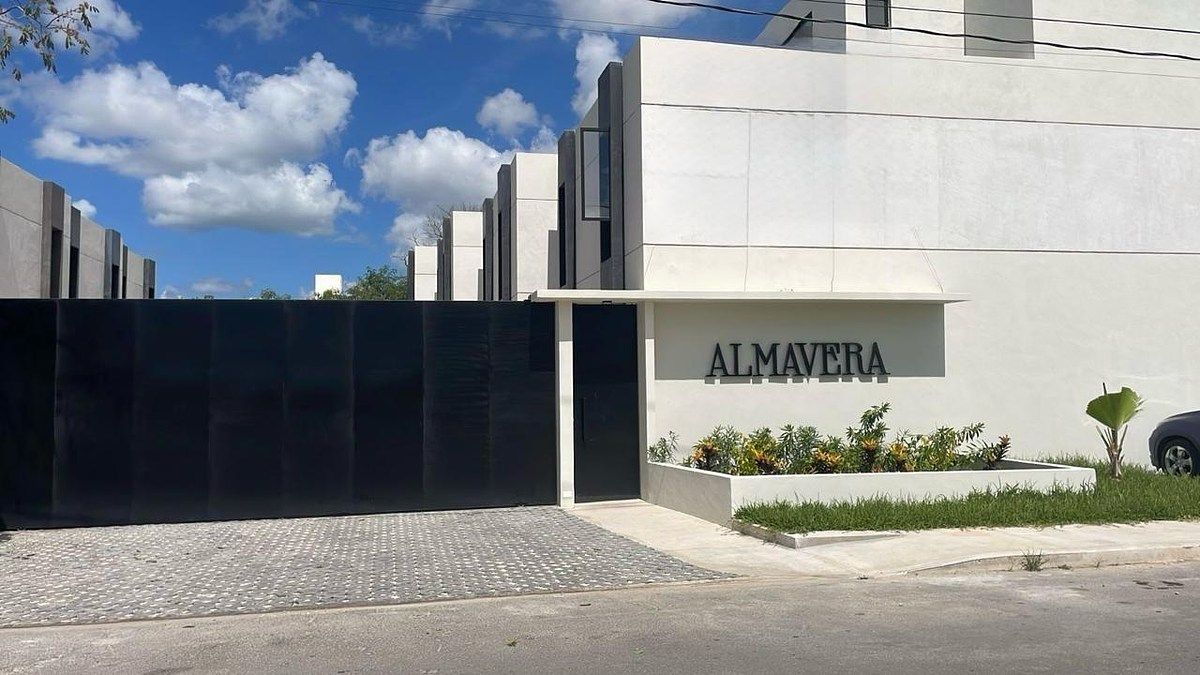 1 de 15: Entrada al condominio