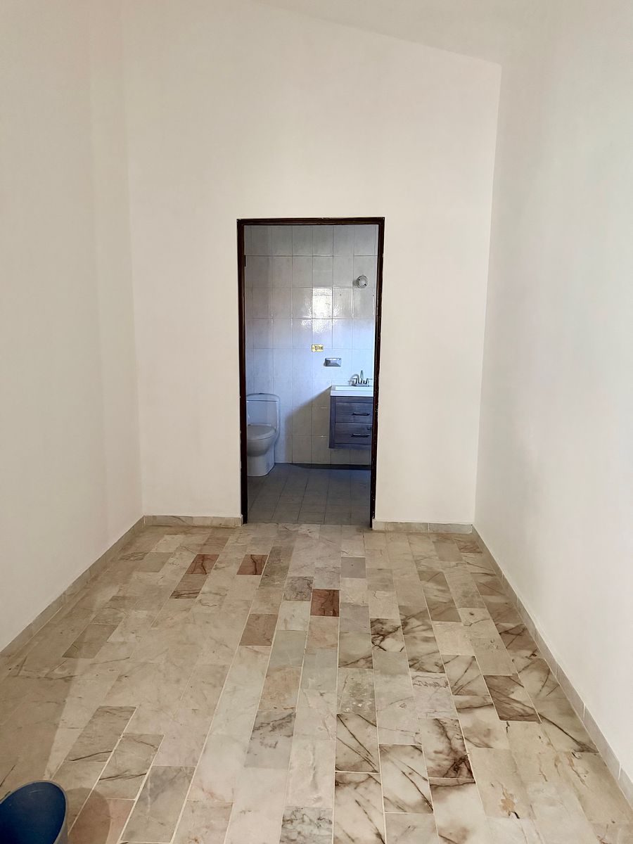 11 of 18: Planta Alta
Walk-in closet de Recamara Principal