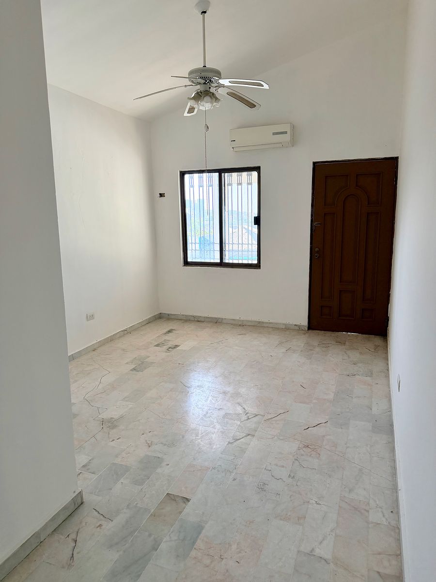 12 of 18: Planta Alta
Estudio (se puede convertir en Recamara)