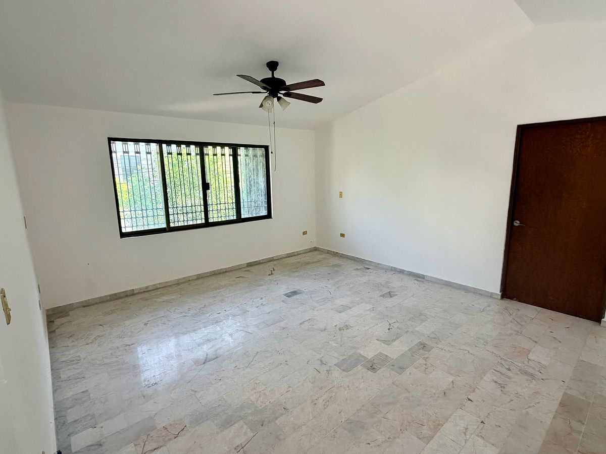 13 of 18: Planta Alta
Recamara Secundaria