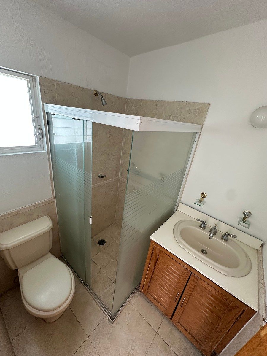 11 de 13: Baño completo recámara secundaria