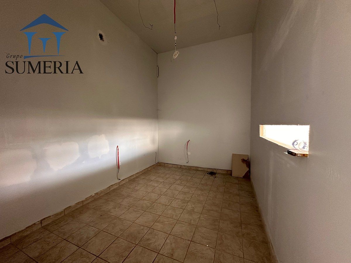 17 de 22: Local 60m2