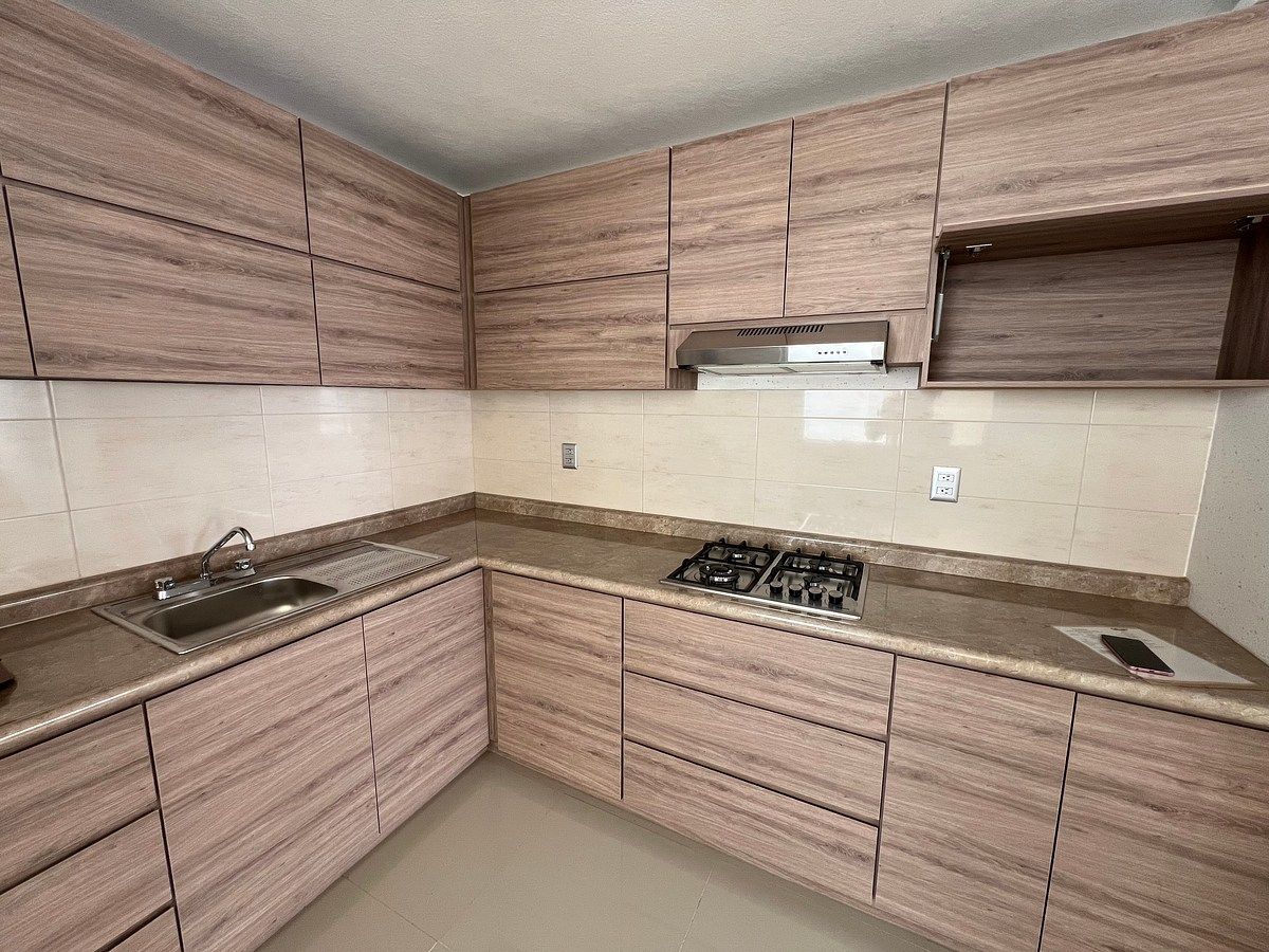 4 de 13: Cocina equipada