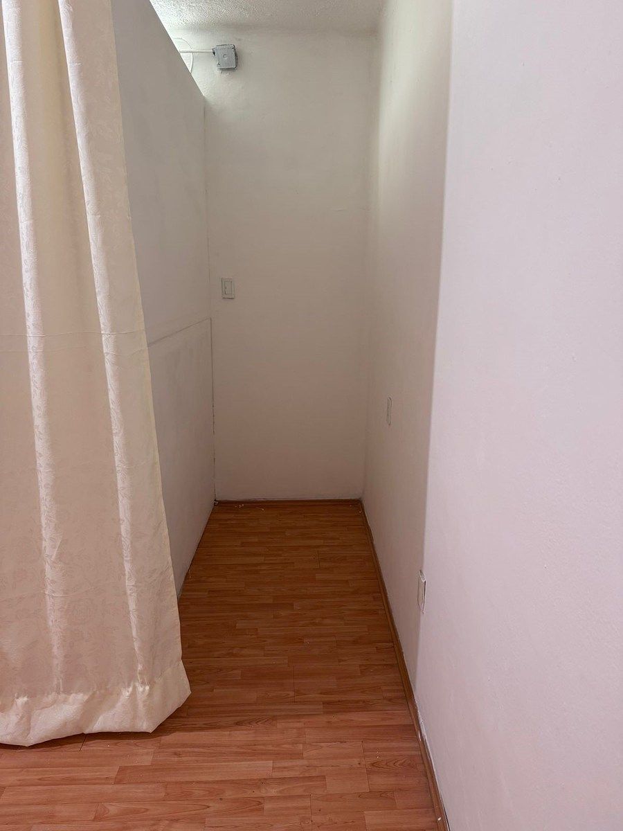 4 de 5: AREA PARA ALMACENAJE