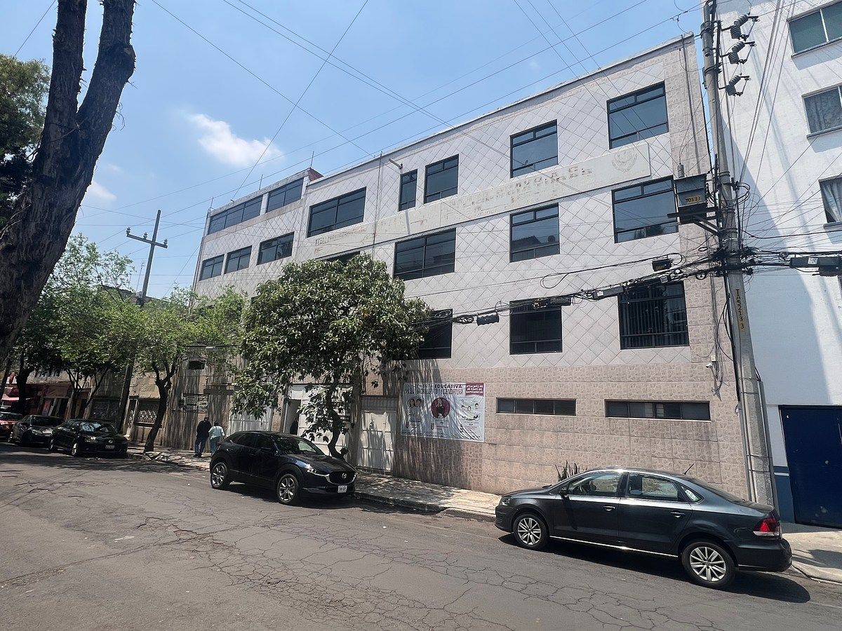 EDIFICIO EN VENTA ACTUALMENTE FUNCIONANDO COMO ESCUELA - foto 1