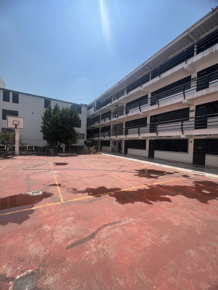 EDIFICIO EN VENTA ACTUALMENTE FUNCIONANDO COMO ESCUELA - foto 2