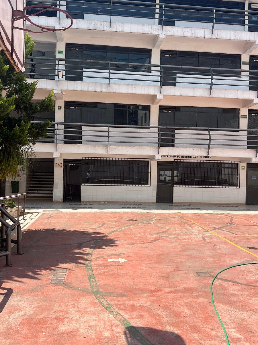 EDIFICIO EN VENTA ACTUALMENTE FUNCIONANDO COMO ESCUELA - foto 4