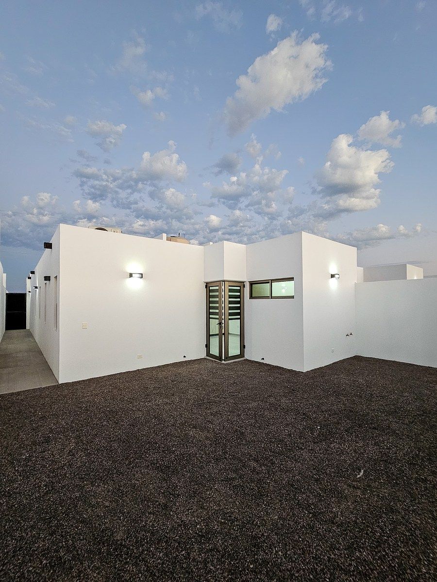 8 of 22: Patio posterior amplio