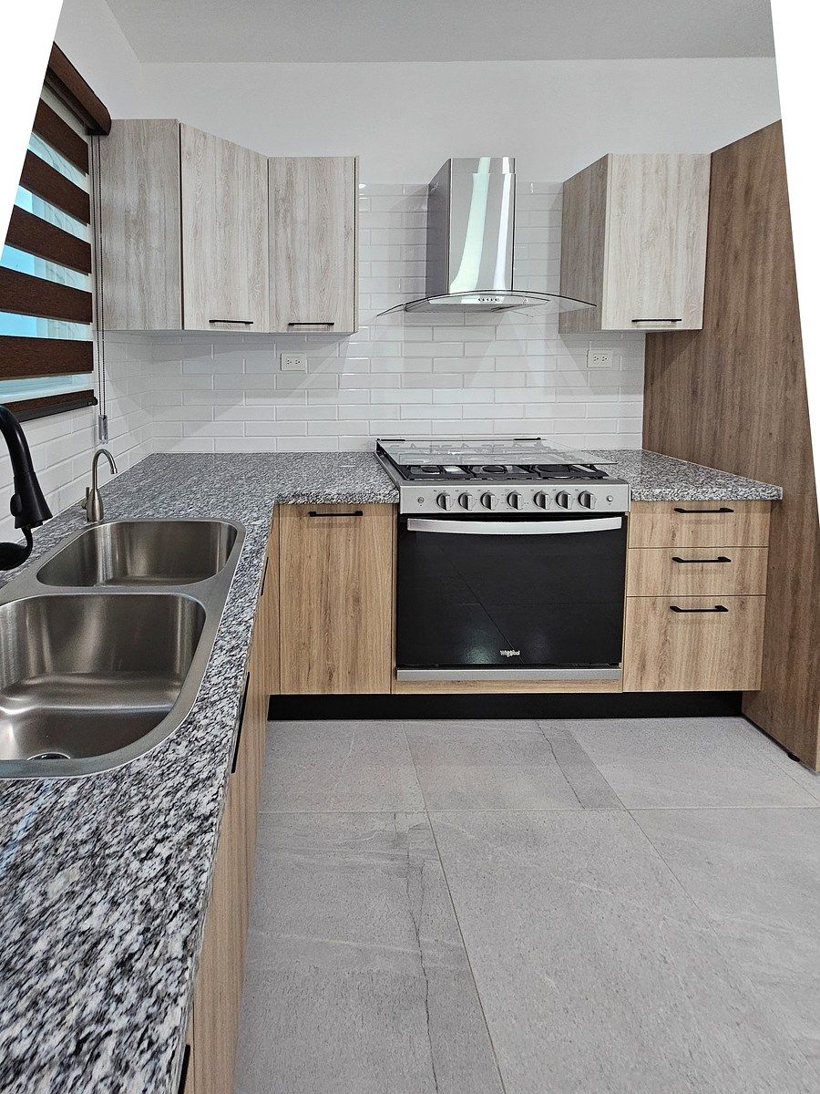 17 of 22: Electrónicos nuevos