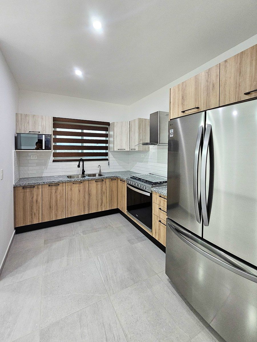 18 of 22: Cocina equipada