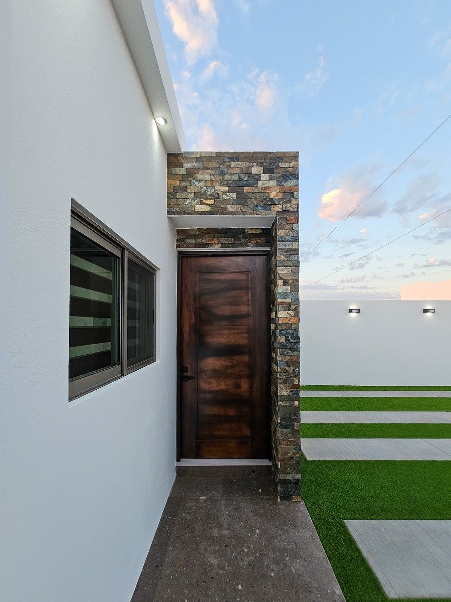 19 of 22: Puertas en parota