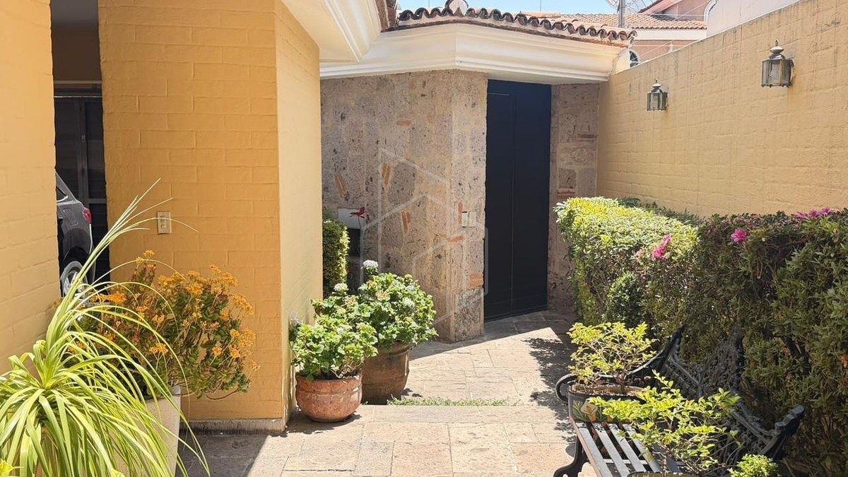 Casa en Venta - Bugambilias, Zapopan. - foto 2
