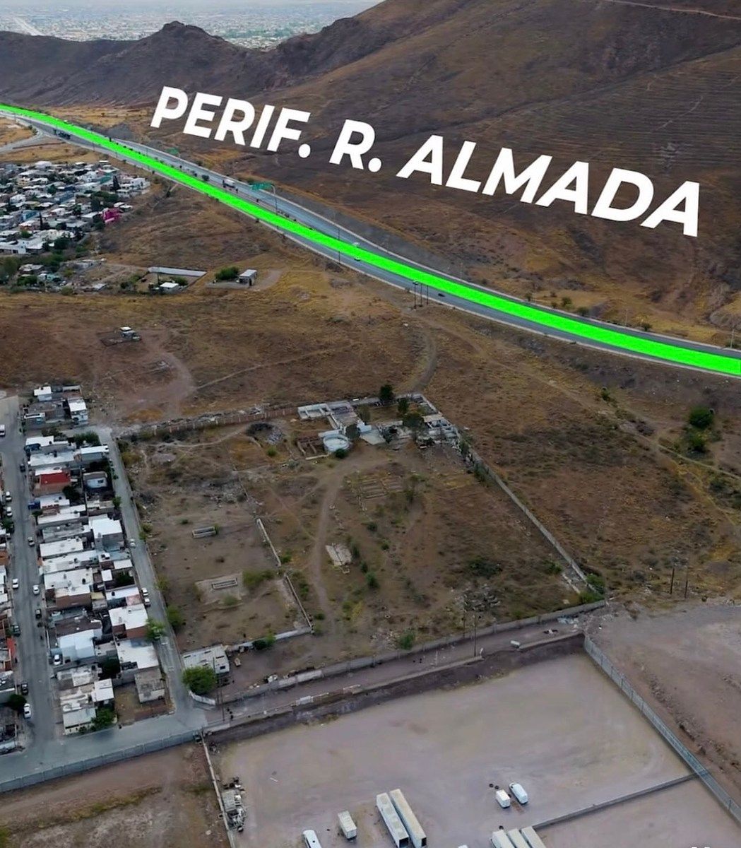 2 de 4: Junto a la Avenida R Almada