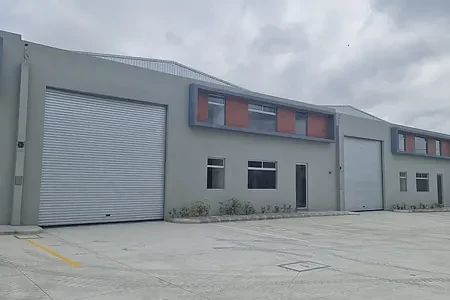 Ofibodega en renta en El Naranjo Guatemala | Bodega industrial con andén, foto 1 de 7