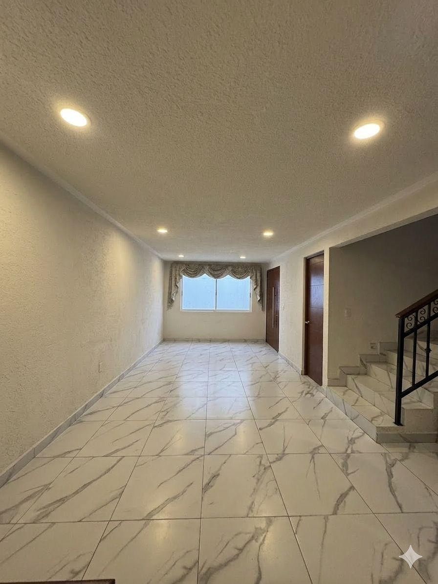 3 of 21: Sala, comedor y estancia