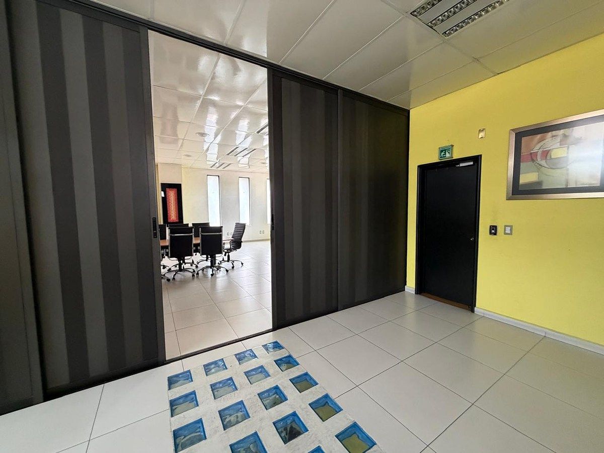 5 of 9: ENTRADA SALA DE JUNTAS