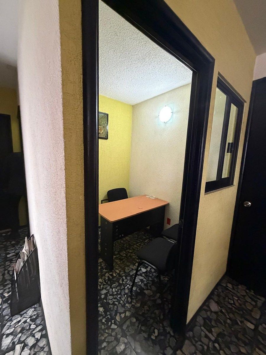 4 de 9: ZONA DE ENTREVISTAS