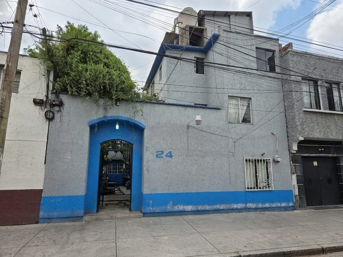 1 de 10: Entrada Exterior