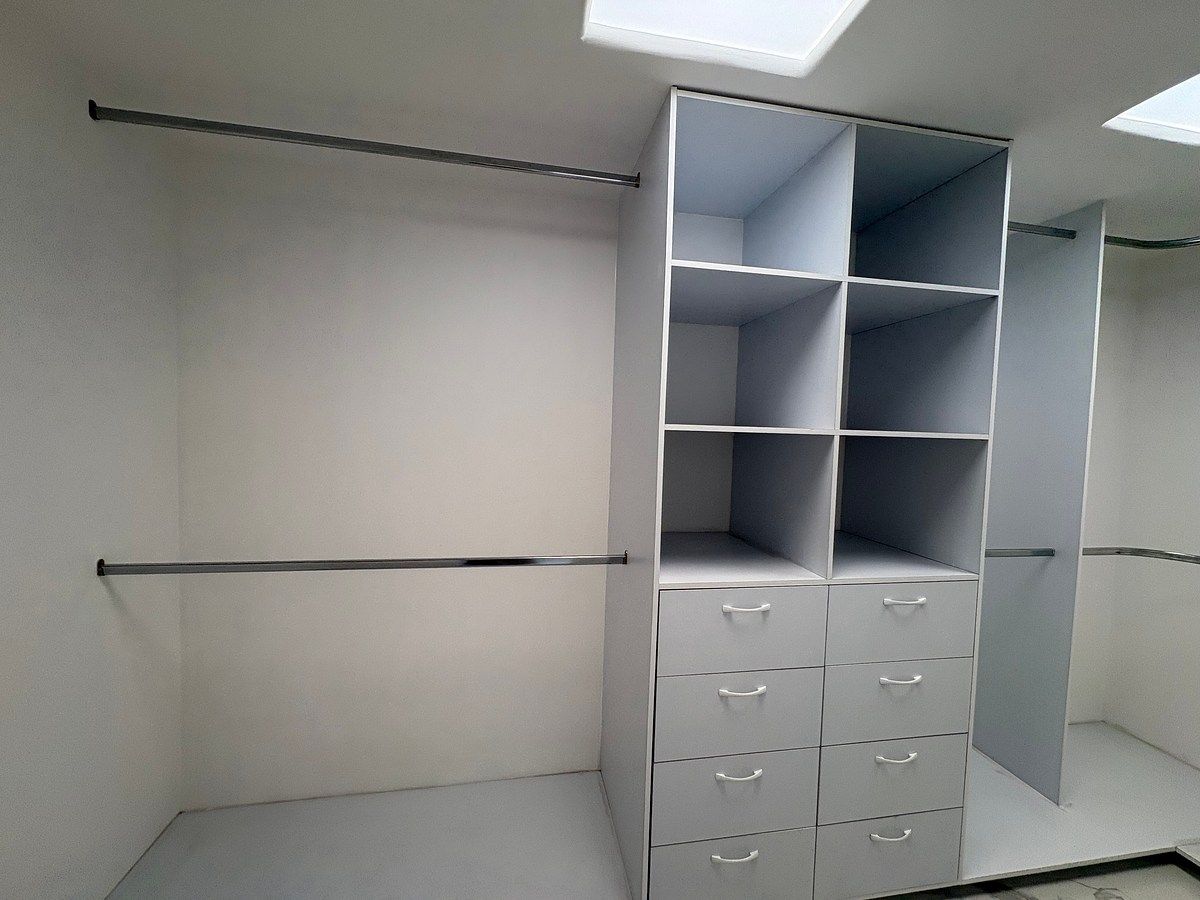 13 of 27: Vestidor recámara principal