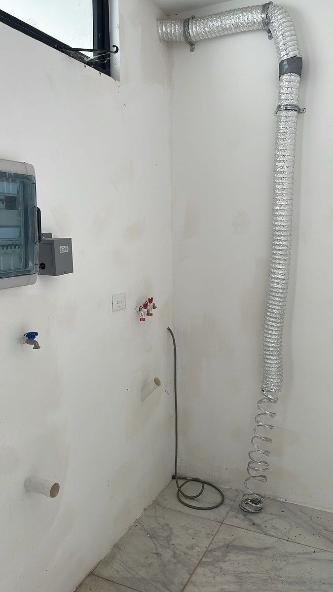 15 de 41: Visto de lavado y de servicio con baño completo