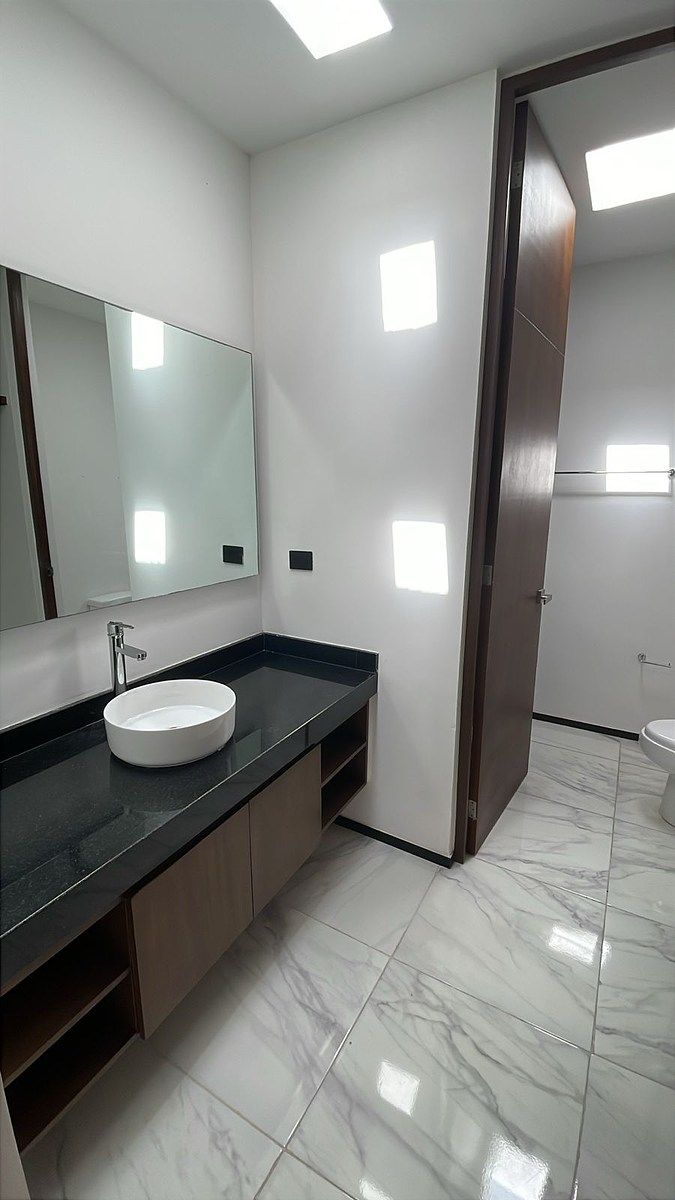 29 de 41: Baño con vestidor recámara 2