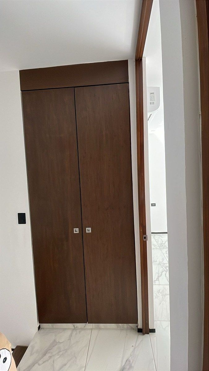 38 de 41: Clóset de blancos parte superior