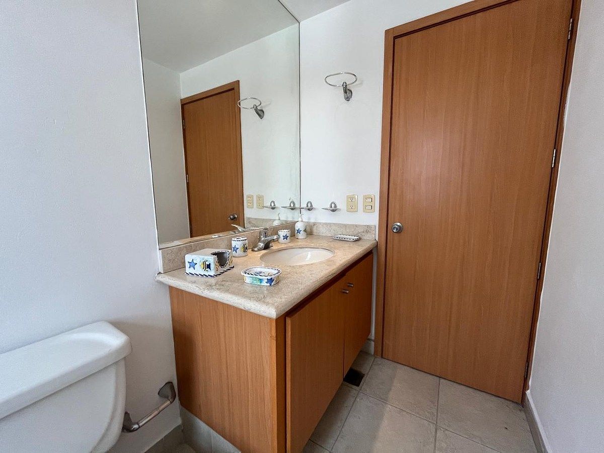 9 de 14: Baño Principal