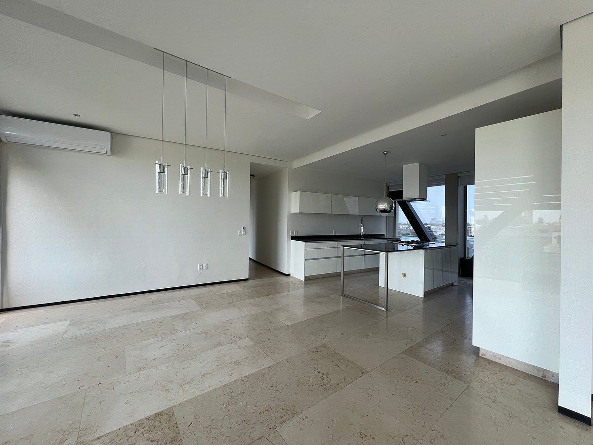 4 of 40: Sala comedo y cocina