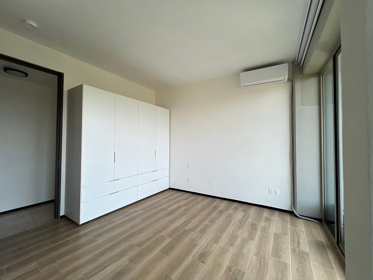 25 of 40: Recámara secundaria 2