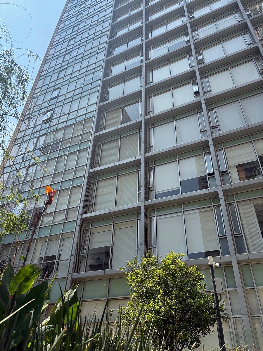 12 de 13: Fachada interior de la torre