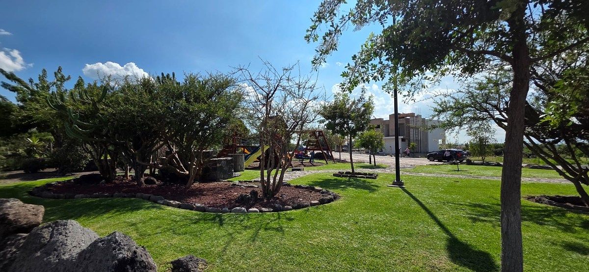 PARQUE FRENTE AL TERRENO, foto 16 de 19