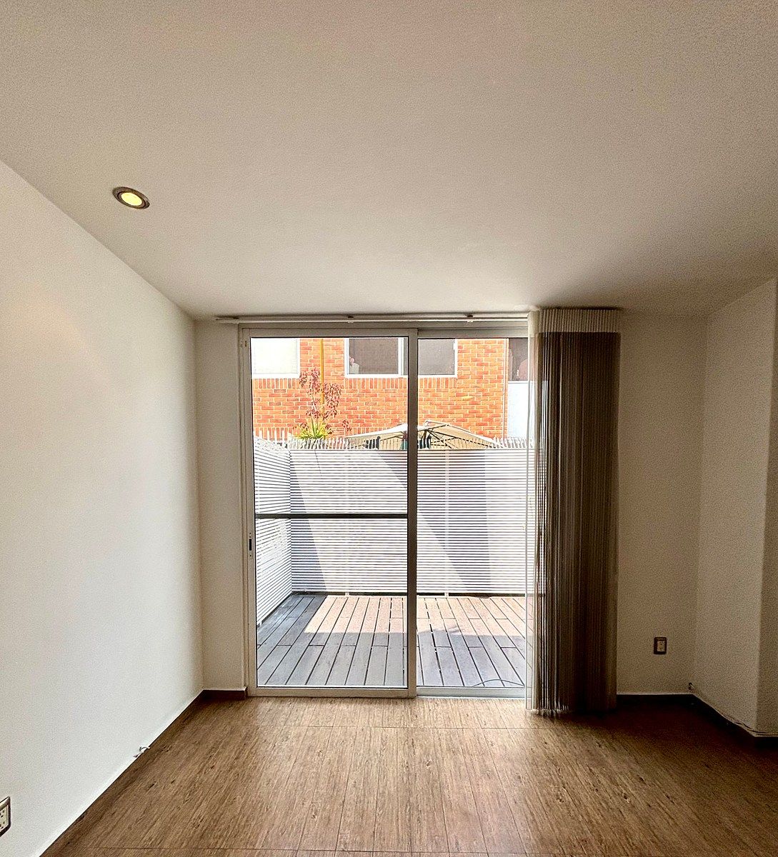 8 de 23: Balcón área social