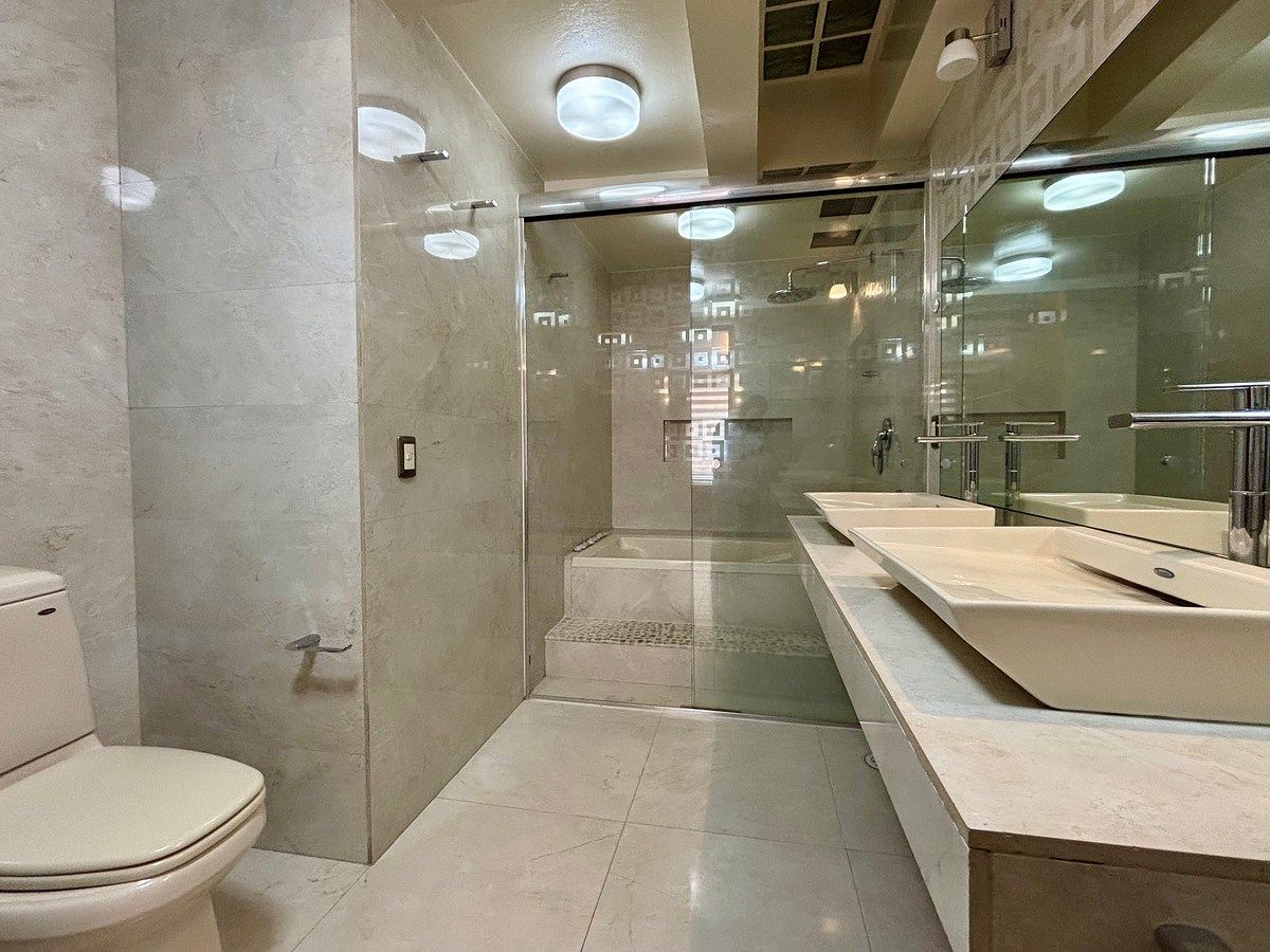 16 de 23: Baño principal