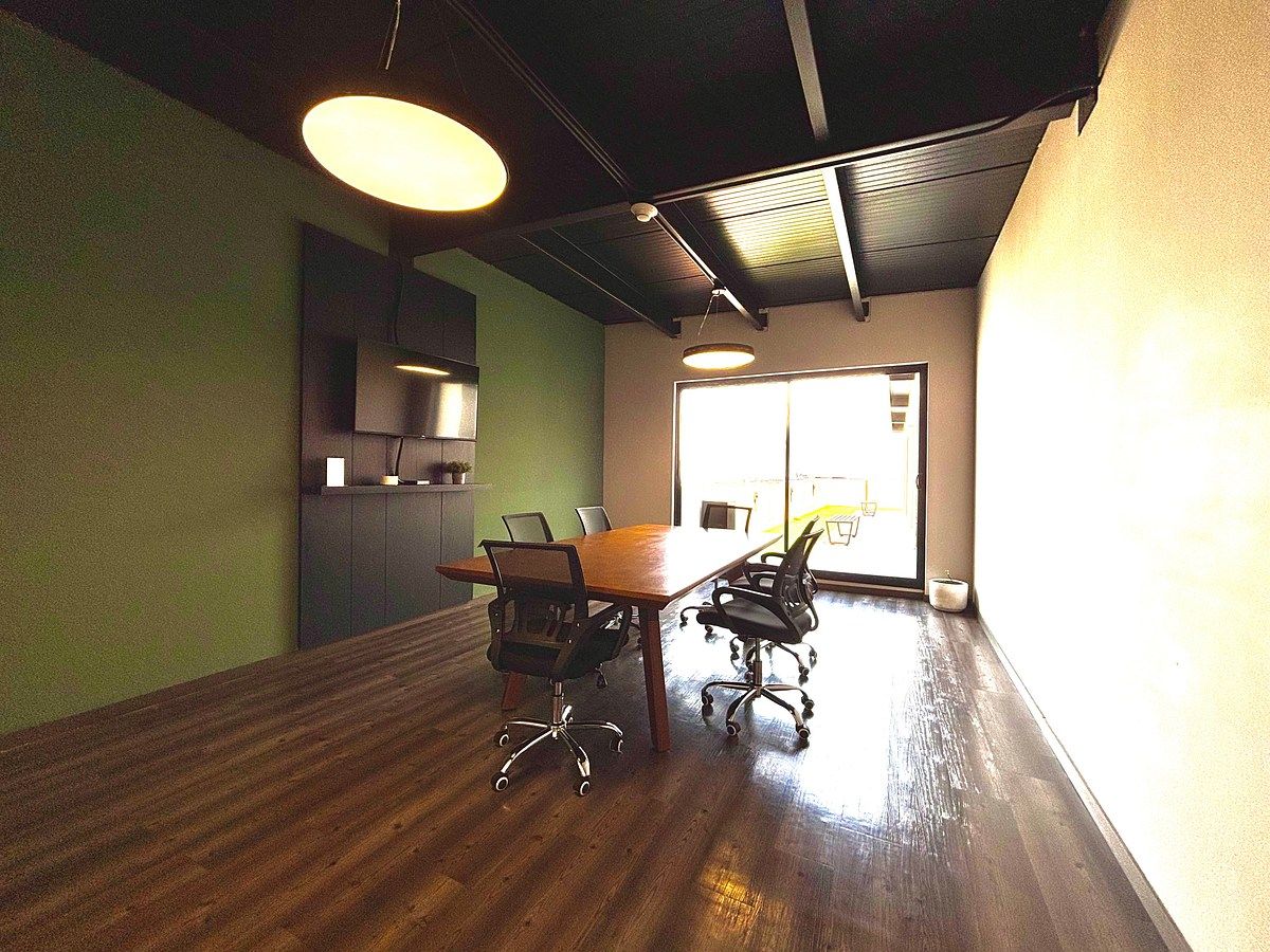 18 de 18: Salón de juntas