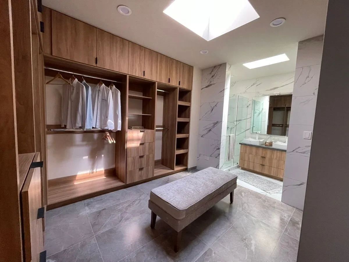 10 de 23: Vestidor Recámara principal