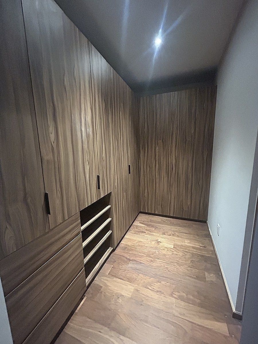 21 de 24: Vestidor de secundaria