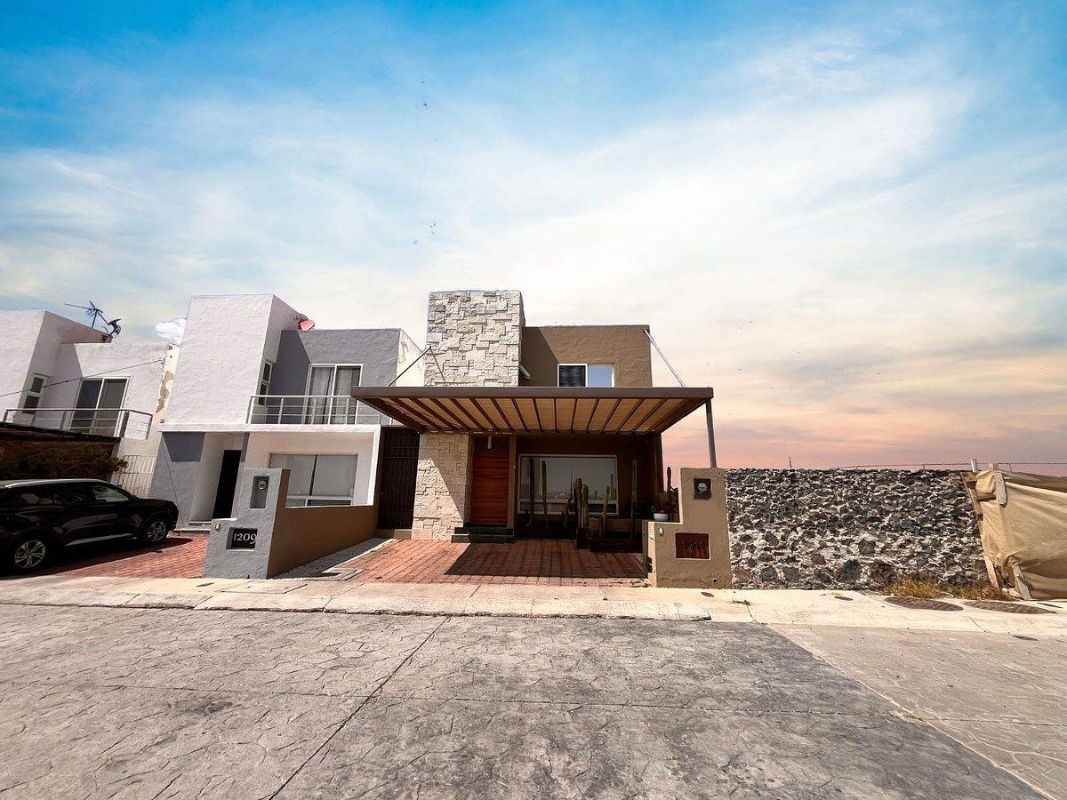 SE VENDE CASA EN MIRADOR DEL CAMPANARIO ¡¡EXCELENTE OPORTUNIDAD!! - foto 1