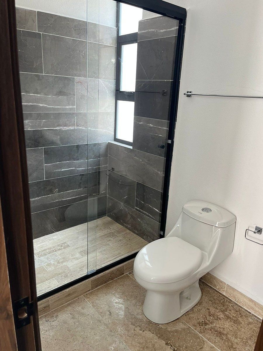 2 de 19: Baño completo