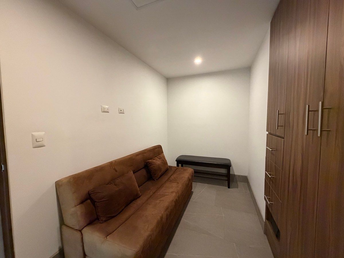 25 de 27: Cuarto de servicio