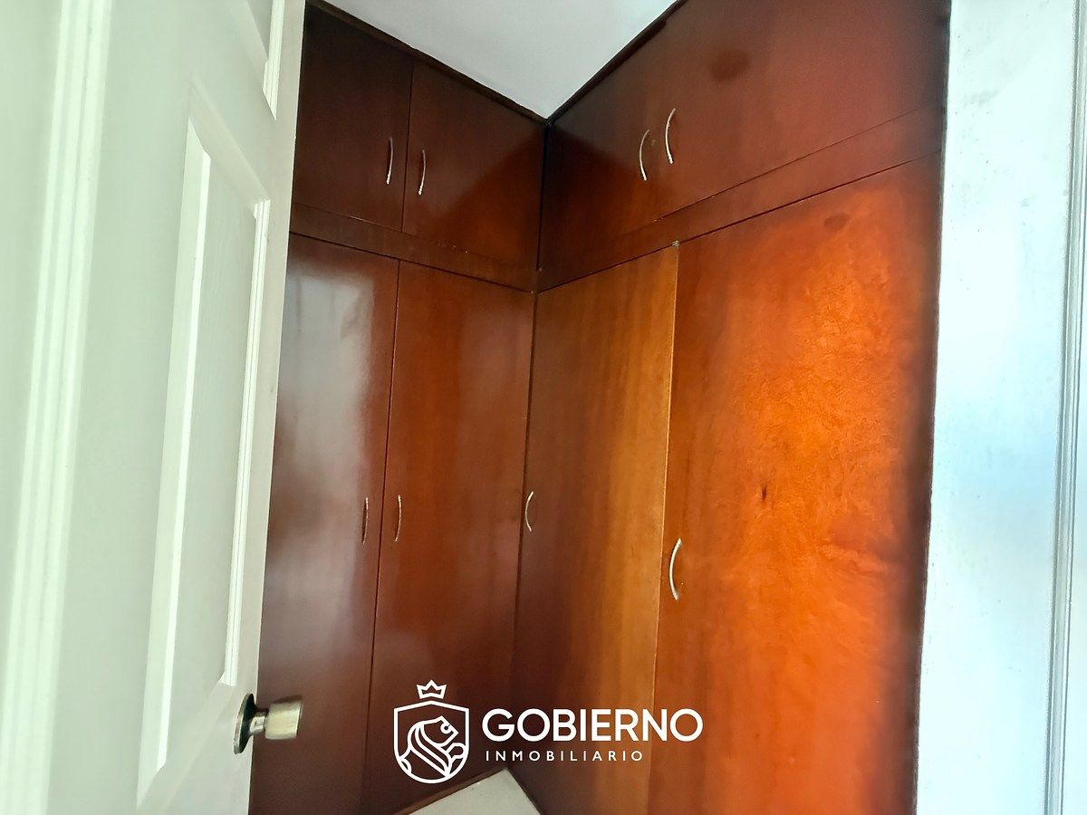 8 de 11: Clóset principal