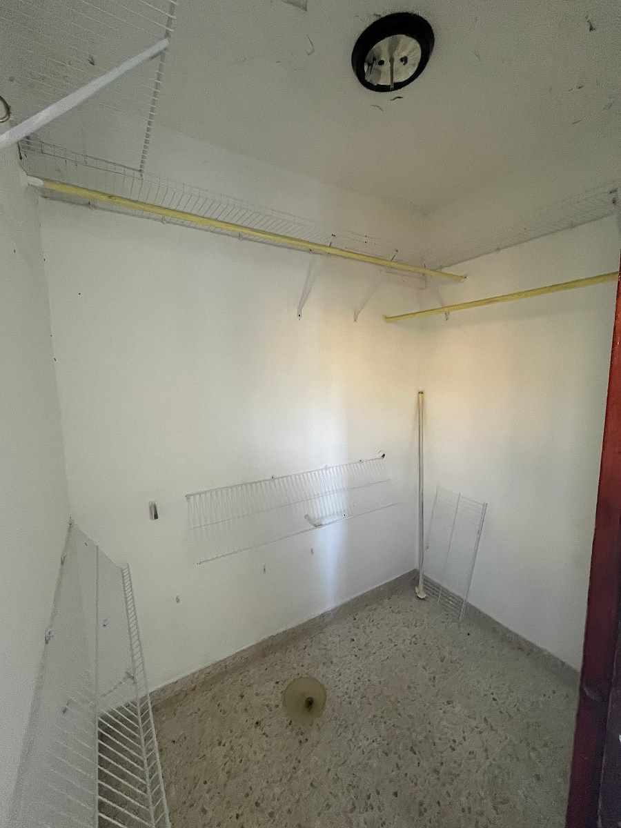 4 de 10: Walk-in closet habitación principal