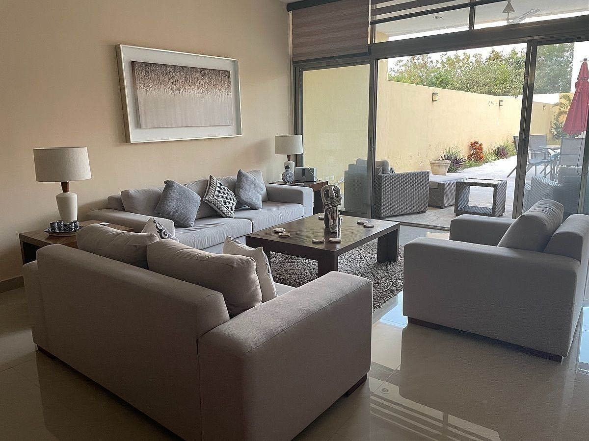 CASA CON PANELES SOLARES EN VENTA EN MERIDA, YUCATAN EN CONKAL - foto 4
